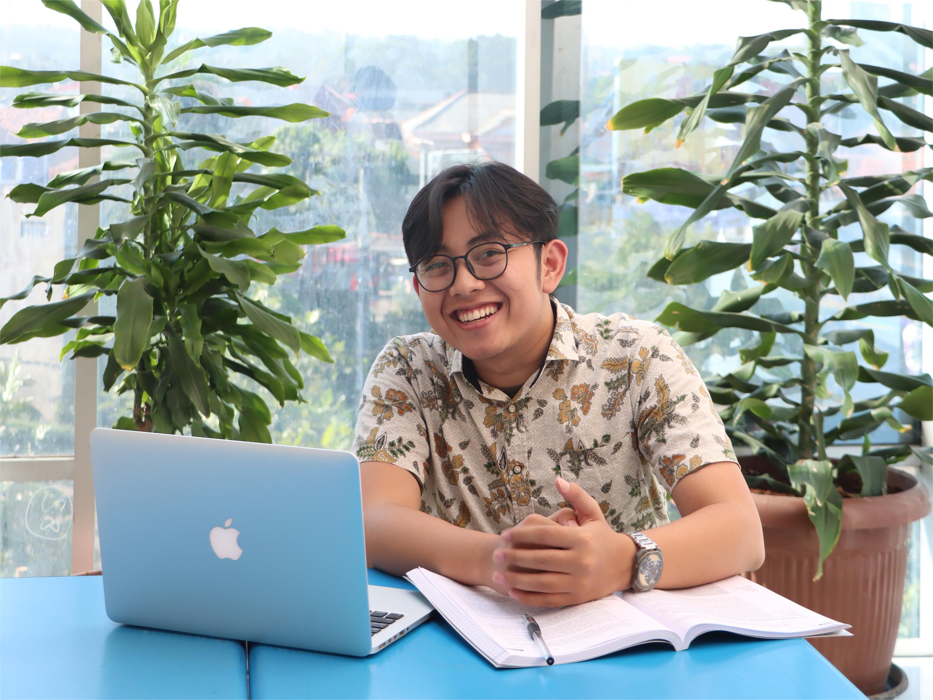 Kenapa Banyak yang Mulai Melirik Bisnis Digital untuk Kuliah?
